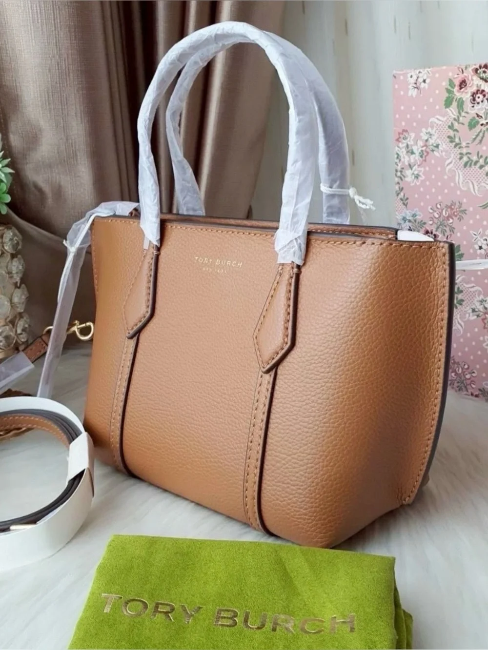 Tory Burch minimalist multitasking